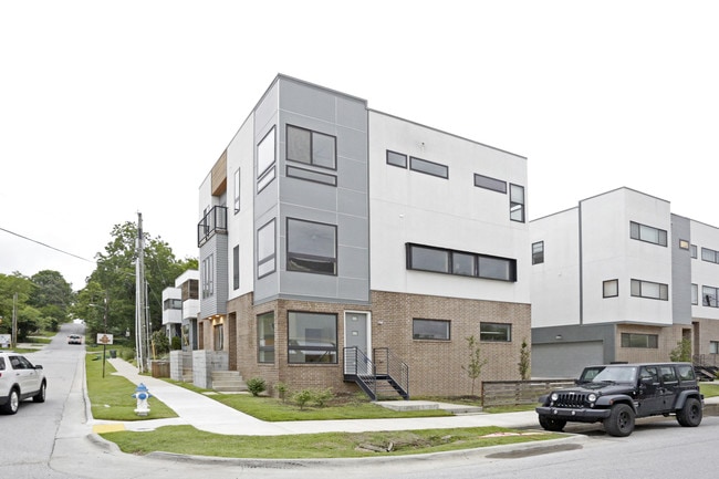 440 S West Ave in Fayetteville, AR - Foto de edificio - Building Photo
