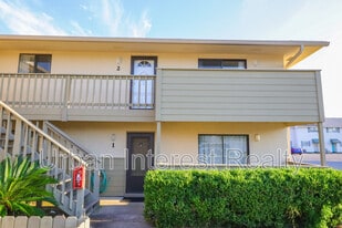 64 Cross Creek Rd in Miramar Beach, FL - Building Photo