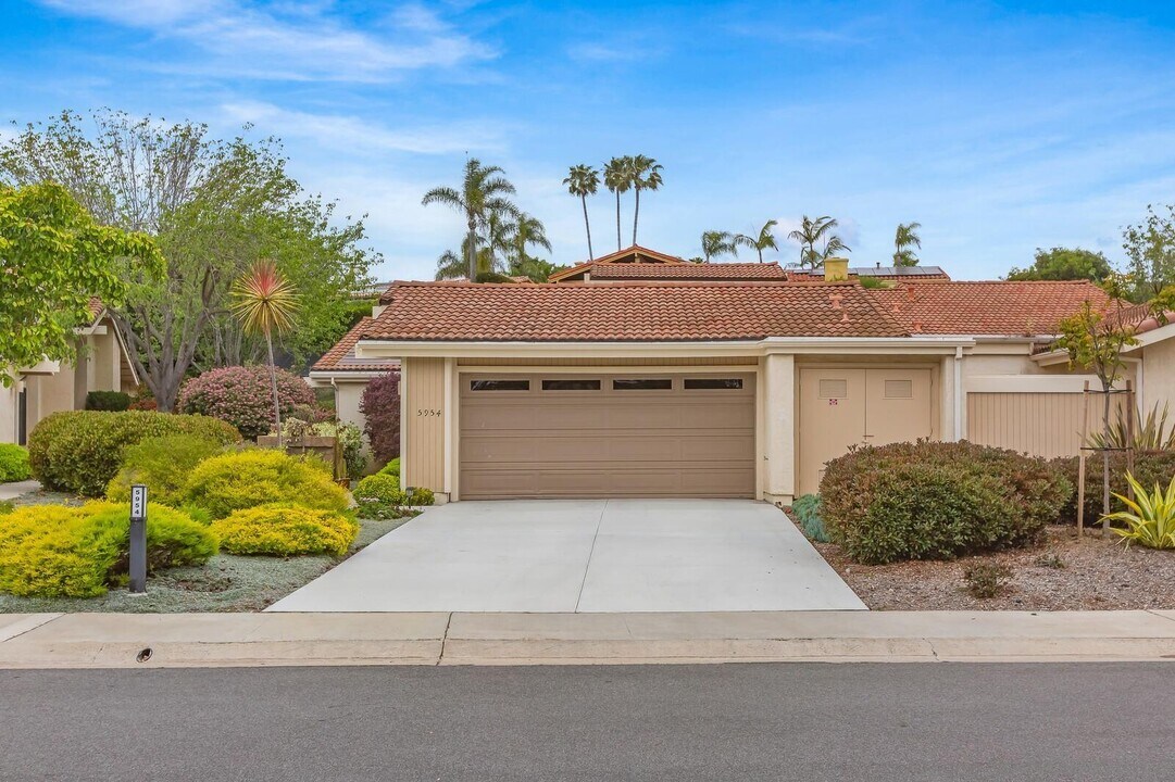 5954 Caminito Cardelina in San Diego, CA - Building Photo