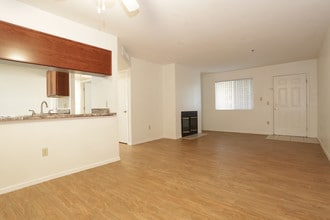 Pusch Ridge Apartment Homes in Oro Valley, AZ - Building Photo - Interior Photo