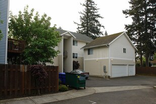 Tessa Court in Portland, OR - Building Photo