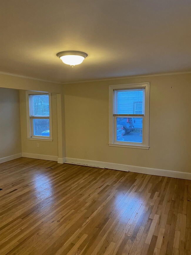 28 Linden Ave, Unit 1 in Somerville, MA - Building Photo - Building Photo