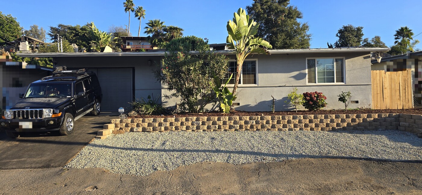 336 Eddie Dr, Unit ADU New Construction in Vista, CA - Foto de edificio