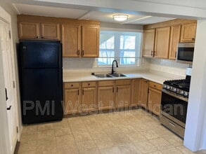 1436 Matilda St NE in Grand Rapids, MI - Building Photo - Building Photo