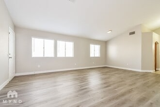 5304 Del Lago Dr in Las Vegas, NV - Building Photo - Building Photo