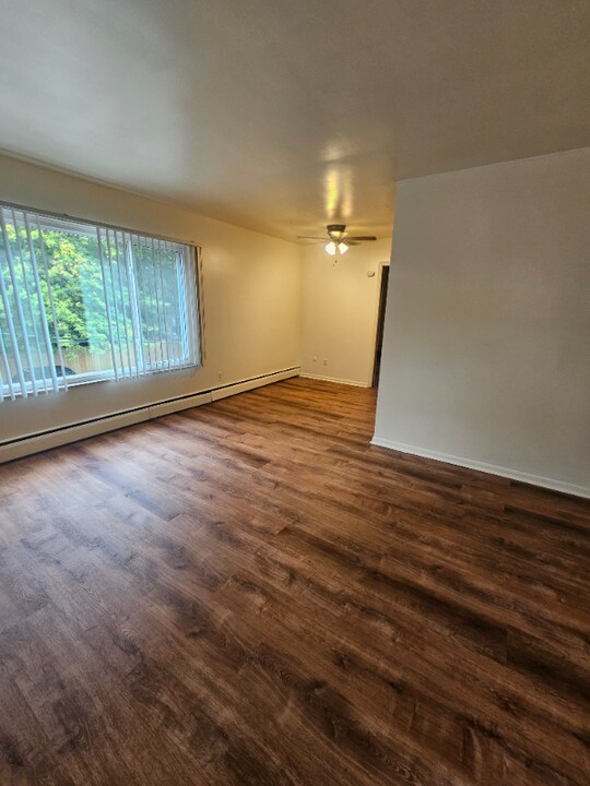 2525 E Maple Rd-Unit -7 in Birmingham, MI - Building Photo