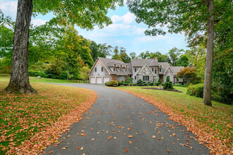 4 Butternut Ridge in Newtown, CT - Building Photo - Building Photo