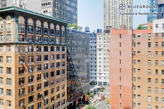 161 W 54th St in New York, NY - Building Photo - Building Photo