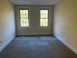815 Maryland Ave NE in Washington, DC - Building Photo - Building Photo