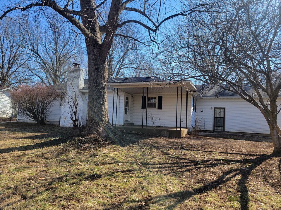 3561 S Broadway Ave in Springfield, MO - Building Photo