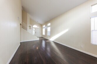 1111 W Wagoner Rd, Unit 1 in Phoenix, AZ - Foto de edificio - Building Photo