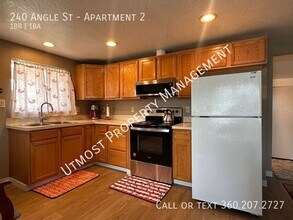 240 Angle St in Cathlamet, WA - Building Photo - Building Photo