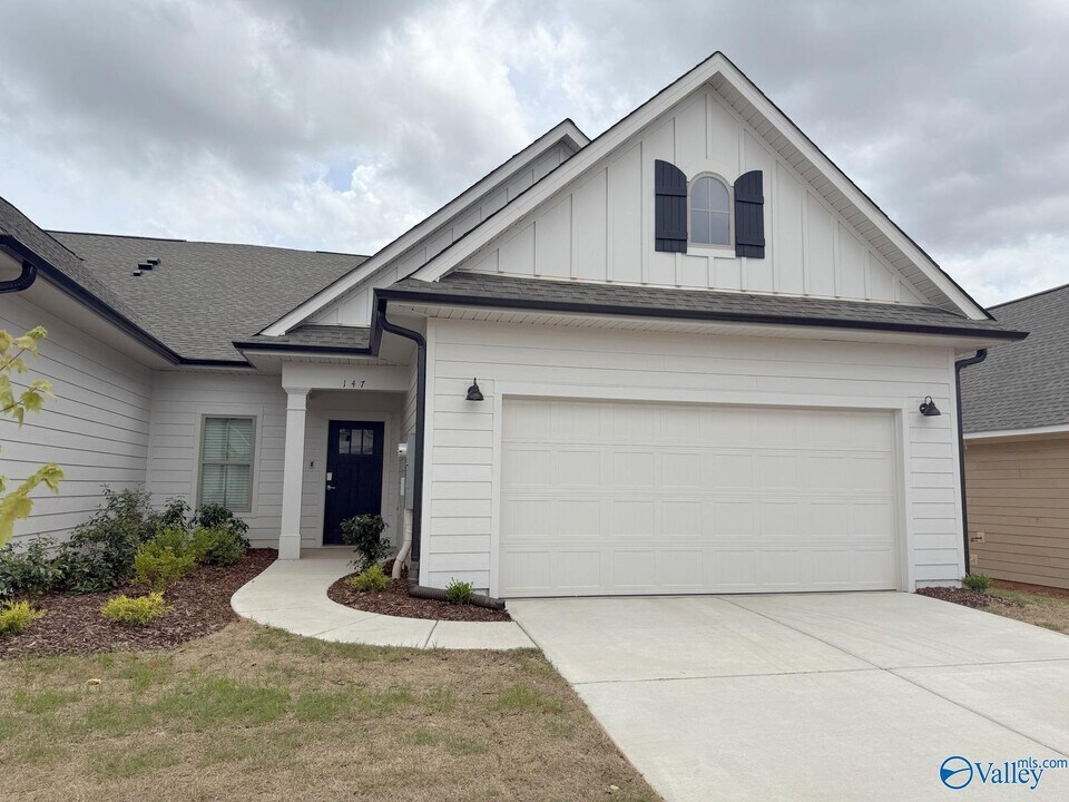 147 Little Britain St in Madison, AL - Building Photo