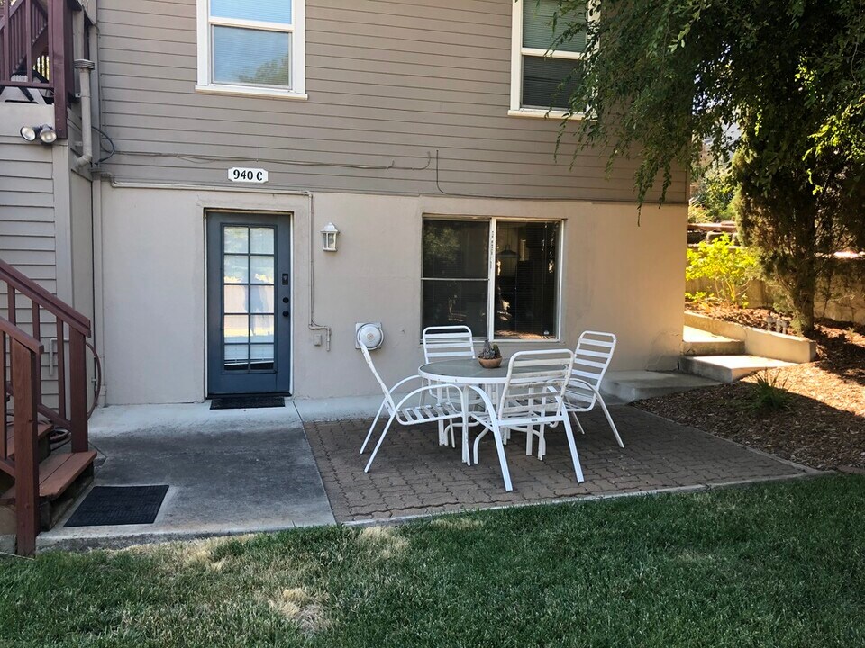 940 East St in Lafayette, CA - Building Photo