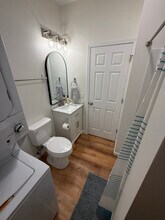 5069 Peachtree Ave, Unit A in Wilmington, NC - Foto de edificio - Building Photo