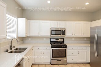 6252 Dartington Hall St in Henderson, NV - Building Photo - Building Photo