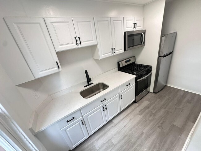 property at 109 S 7th Ave