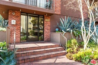 869 S Wooster St in Los Angeles, CA - Building Photo - Building Photo