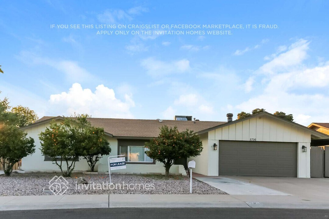 5726 N 46th Ave in Glendale, AZ - Foto de edificio