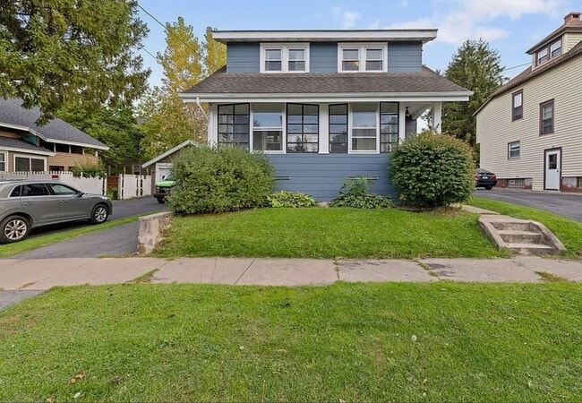 415 Whittier Ave in Syracuse, NY - Foto de edificio - Building Photo