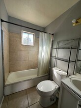 601 W Apache St in Farmington, NM - Building Photo - Building Photo