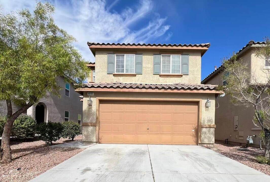 4840 Diamond Estates Ct in Las Vegas, NV - Building Photo
