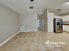 5127 Pineland Ave in Port Orange, FL - Building Photo - Building Photo