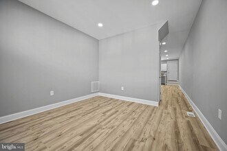 818 N Rose St in Baltimore, MD - Foto de edificio - Building Photo