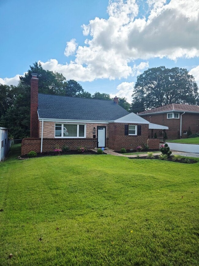 property at 1824 Campbell Dr