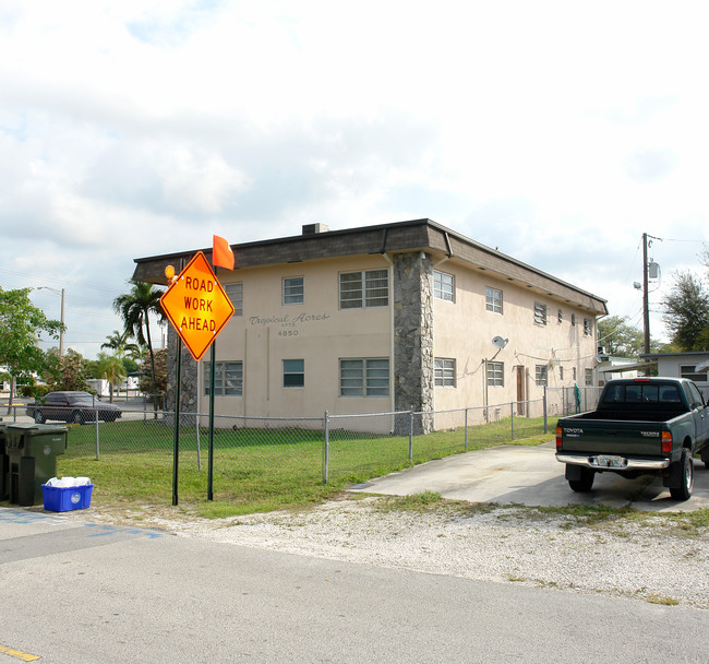 4850 SW 26th Ave in Fort Lauderdale, FL - Foto de edificio - Building Photo