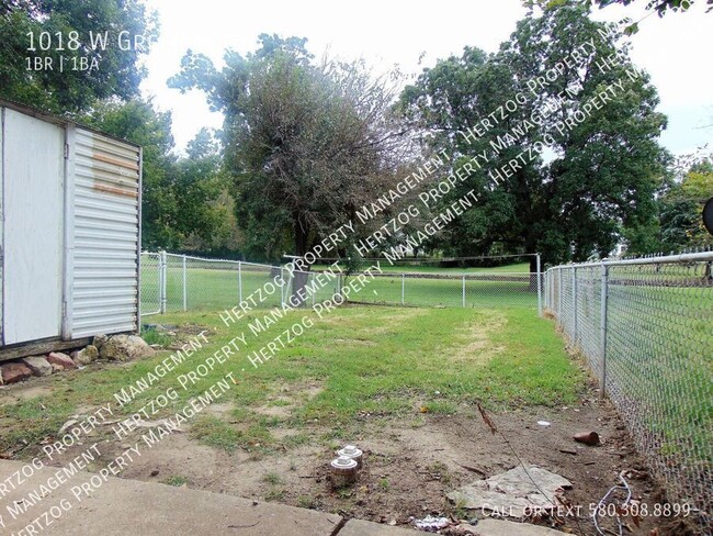 1018 W Greenwood Ave in Ponca City, OK - Building Photo - Building Photo