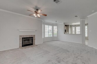 12401 Los Indios Trail-Unit -Unit# 22 in Austin, TX - Building Photo - Building Photo