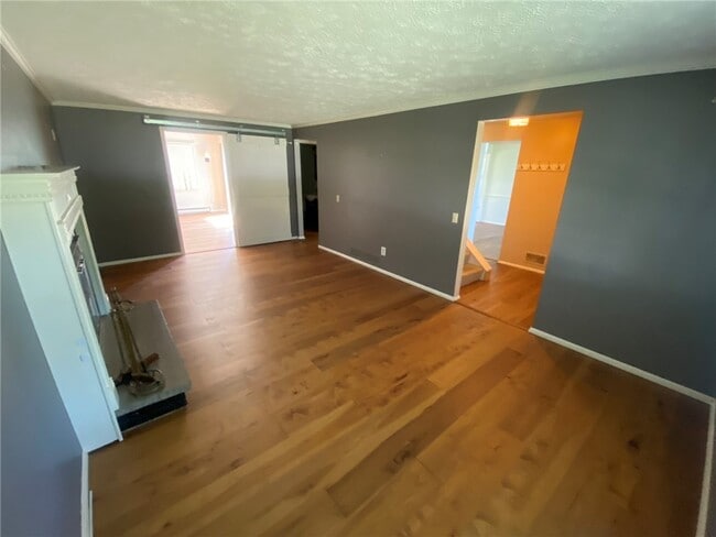 77 Cascade Rd in West Henrietta, NY - Building Photo - Building Photo