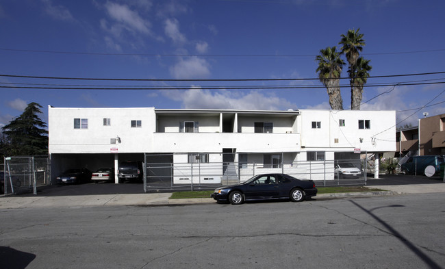 14700 Hubbard Ave in San Fernando, CA - Building Photo - Building Photo