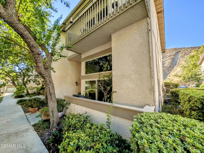 26118 Alizia Canyon Dr in Calabasas, CA - Foto de edificio - Building Photo