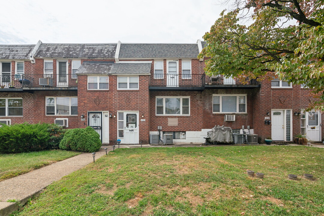 4050 Balwynne Park Rd in Philadelphia, PA - Building Photo