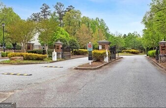 832 Ambient Way in Atlanta, GA - Building Photo - Building Photo