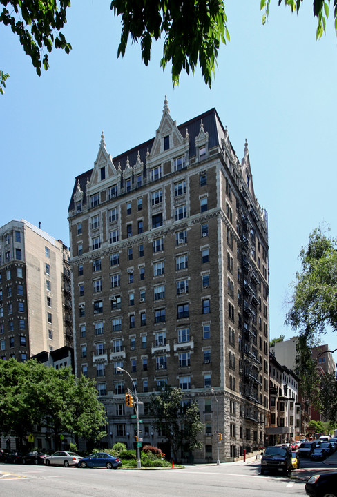 Riverside Mansions in New York, NY - Foto de edificio