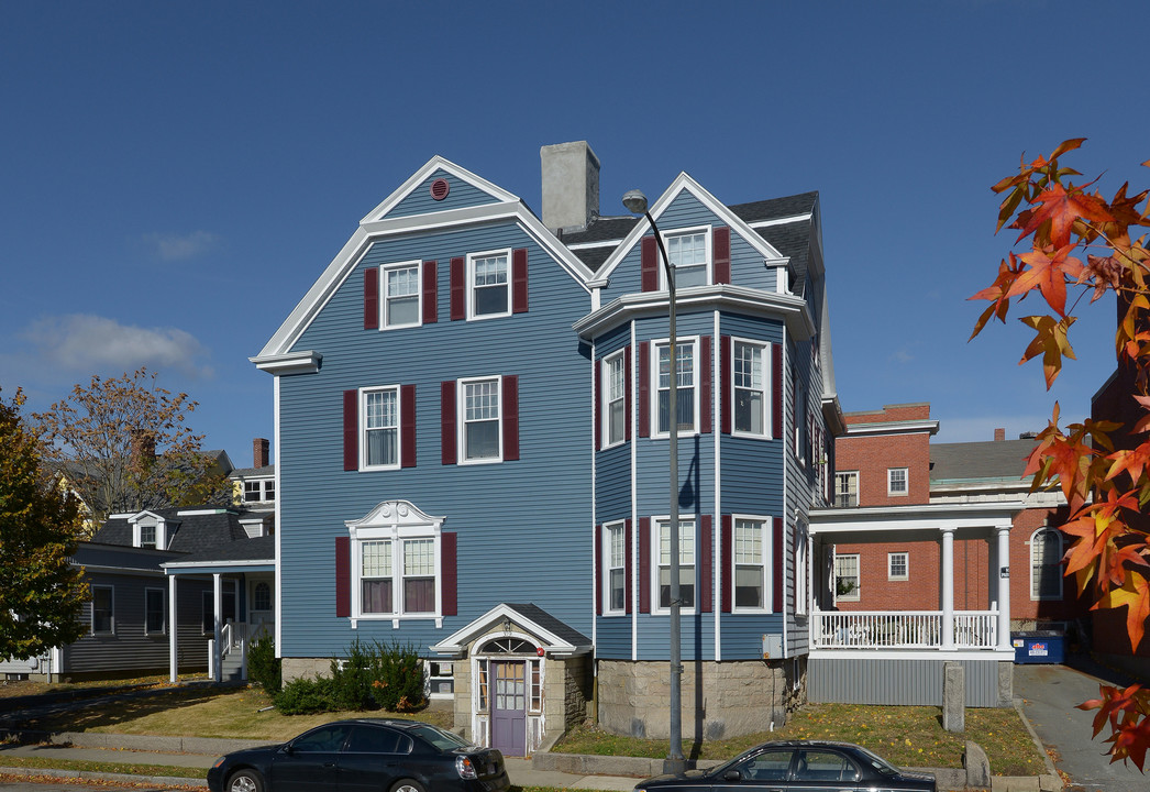 319 Union St in New Bedford, MA - Building Photo