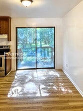 532D Neck-O-Land Rd in Williamsburg, VA - Foto de edificio - Building Photo