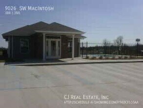 9026 SW Macintosh Dr in Blue Springs, MO - Building Photo - Building Photo
