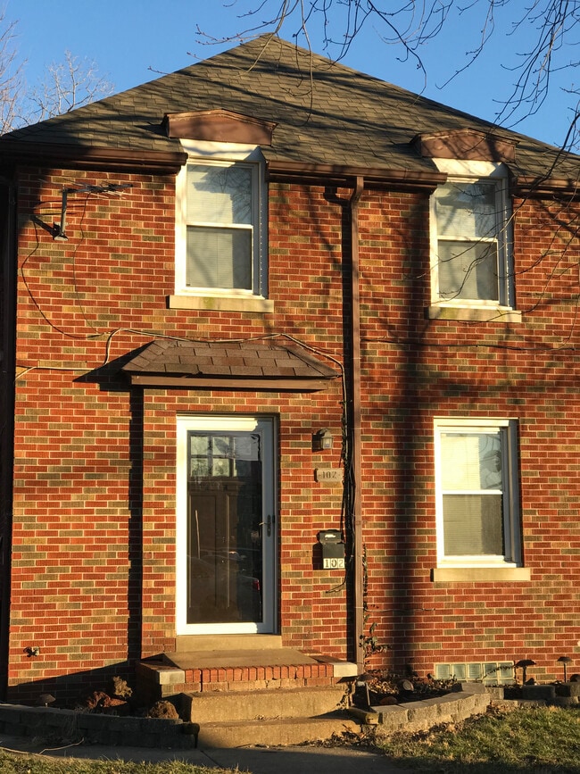 property at 102 Kenwood Ln