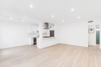 408 N Maple Dr in Beverly Hills, CA - Building Photo - Building Photo