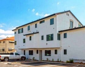 16 W Mission St in Santa Barbara, CA - Building Photo - Building Photo