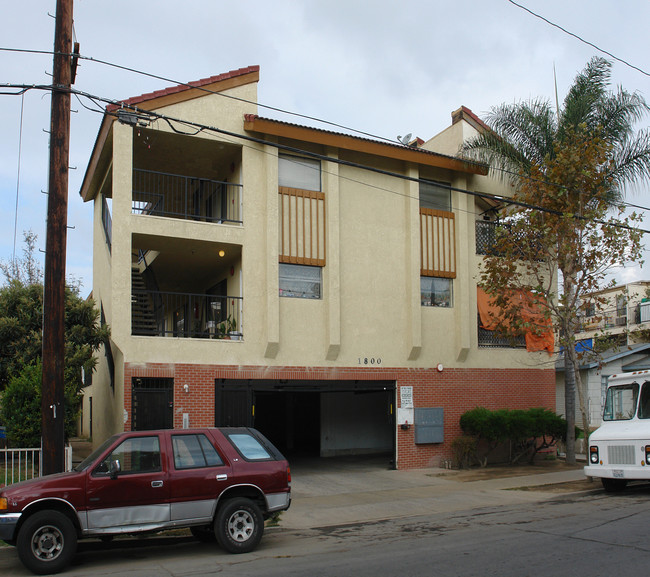 1800 N Spurgeon St in Santa Ana, CA - Foto de edificio - Building Photo