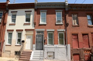647 E Clearfield St in Philadelphia, PA - Building Photo