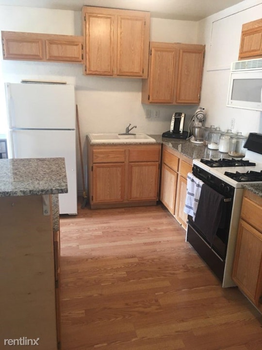 1520 E Helen Way in Flagstaff, AZ - Building Photo