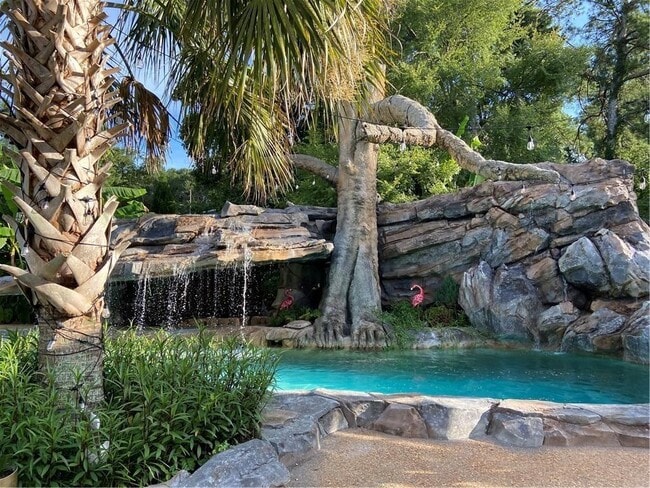 1679 Rangewood Dr SW