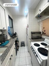 326 W 47th St in New York, NY - Building Photo - Building Photo