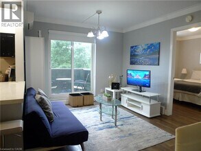 2373 King St E in Hamilton, ON - Building Photo - Building Photo